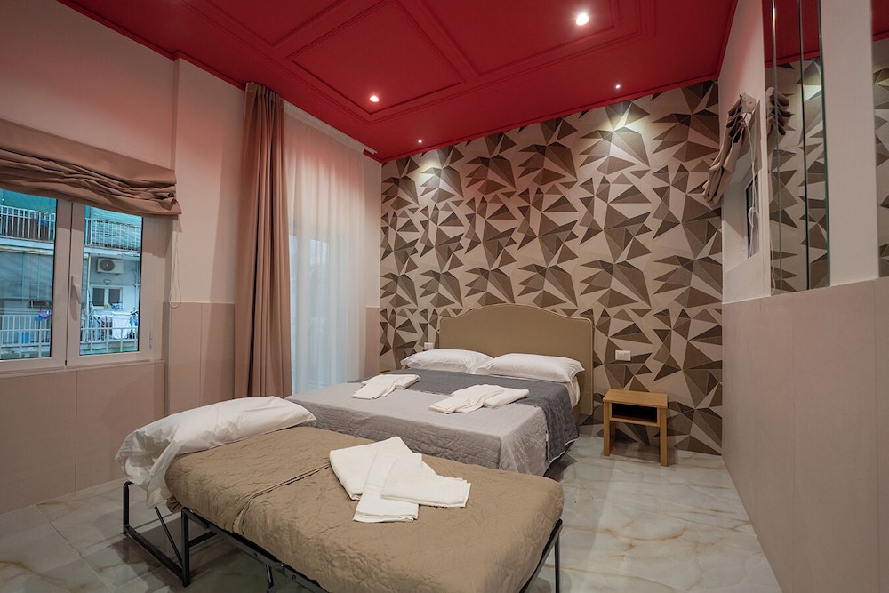 B&B Le 4 Stagioni Dante's Suites by ClaPa Group Dislocated Hospitality