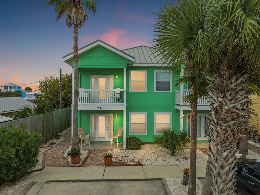 Sago by the Sea: 2-bed, 2.5-bath Retreat Steps From the Beach, Sleeps 7!