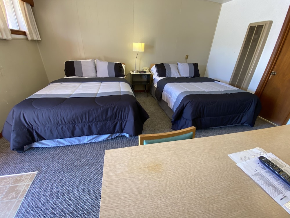 Duffer Motel view 4
