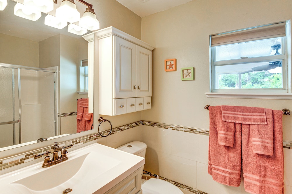 Palm Coast Comfort: Family Home w/ Lanai, Big Yard