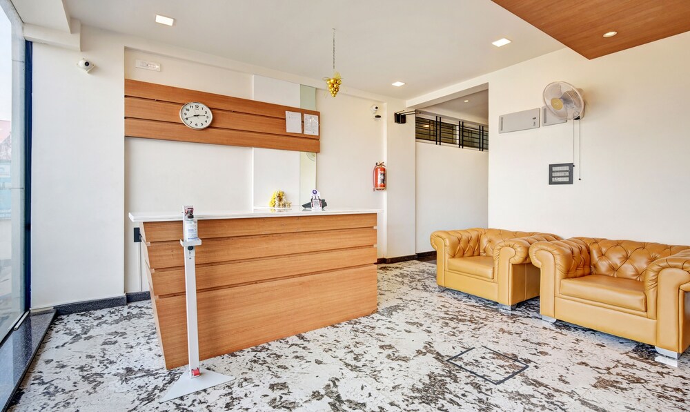 Itsy Hotels Shrey'S Inn Mallandur Road view 4