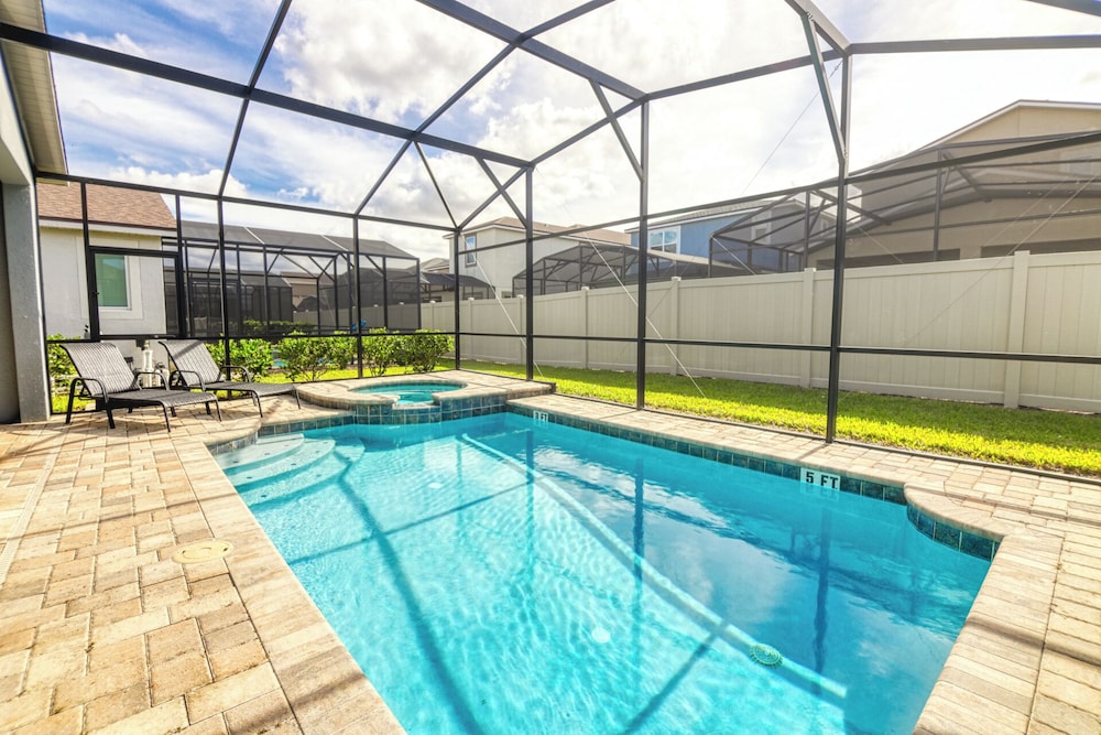 Jodie's Luxury Solara Home
