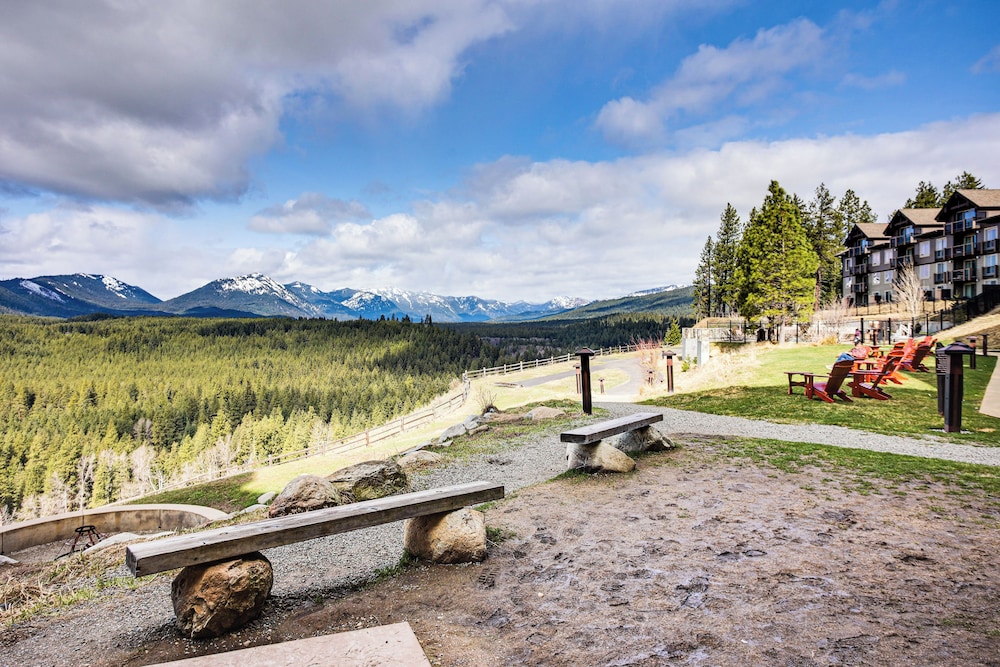 Hike, Ski & More: Cle Elum Resort Condo