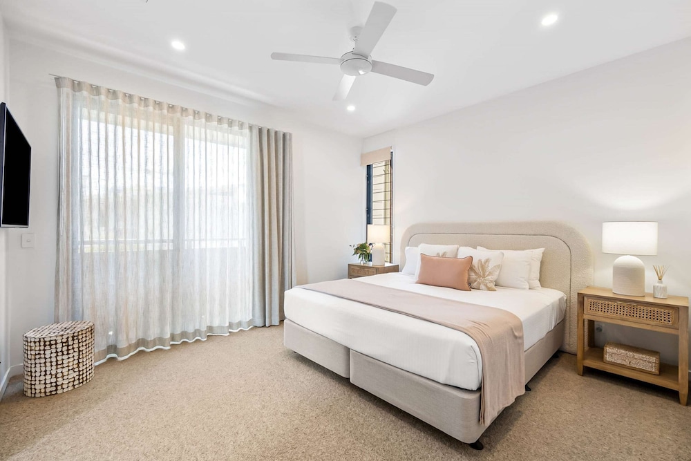 Bokarina 3-bed Stunning Home, Steps From Beach