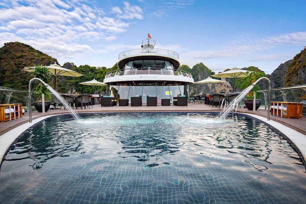 Stellar of the Seas