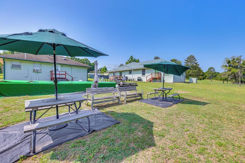 BBQ Ready: Hawthorne Home w/ Screened-in Patio