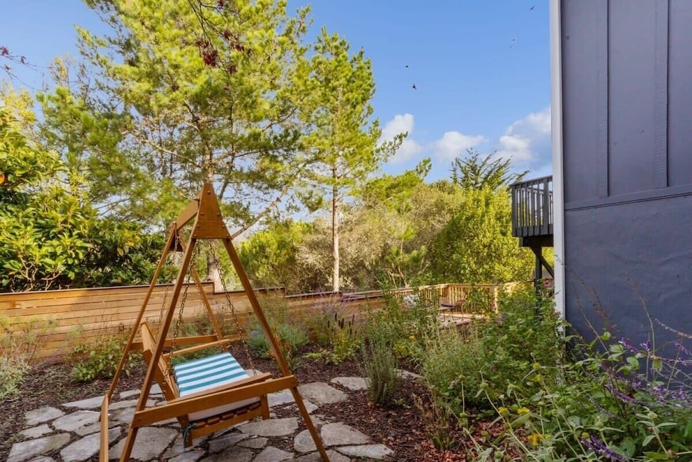 @ Marbella Lane - Stylish 4BR w/ Revitalizing View