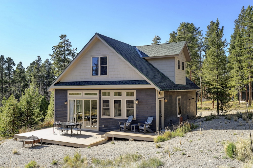 Silver Lining Circle 4 Bedroom Home view 4