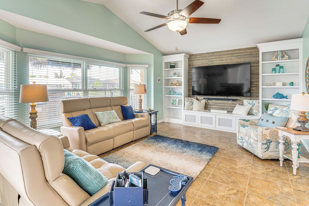 Heated Saltwater Pool & Dock: Port Charlotte Home