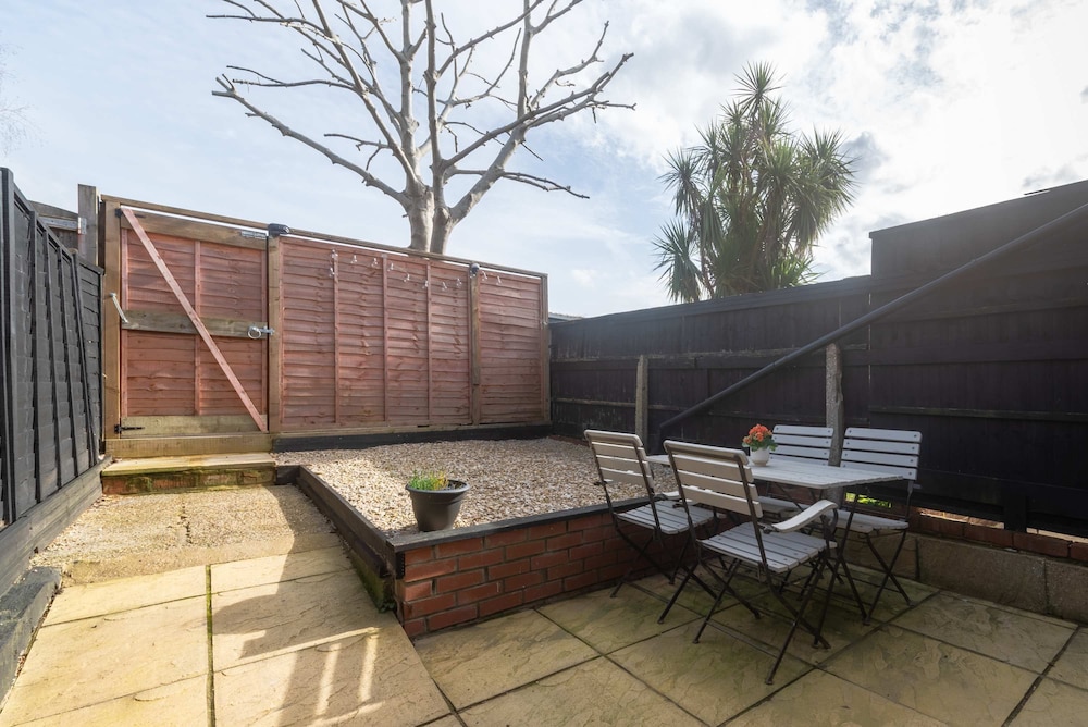 Host Stay Caversham Westfield House