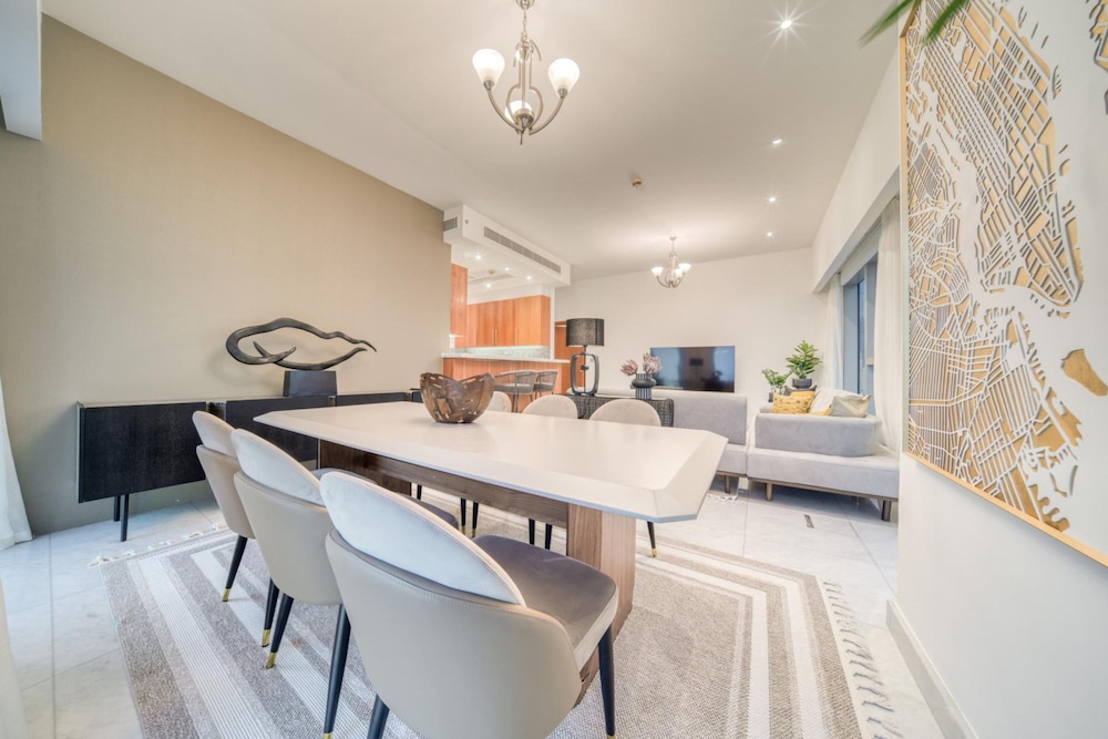 Modern Elegance w a New York Edge Difc Apt