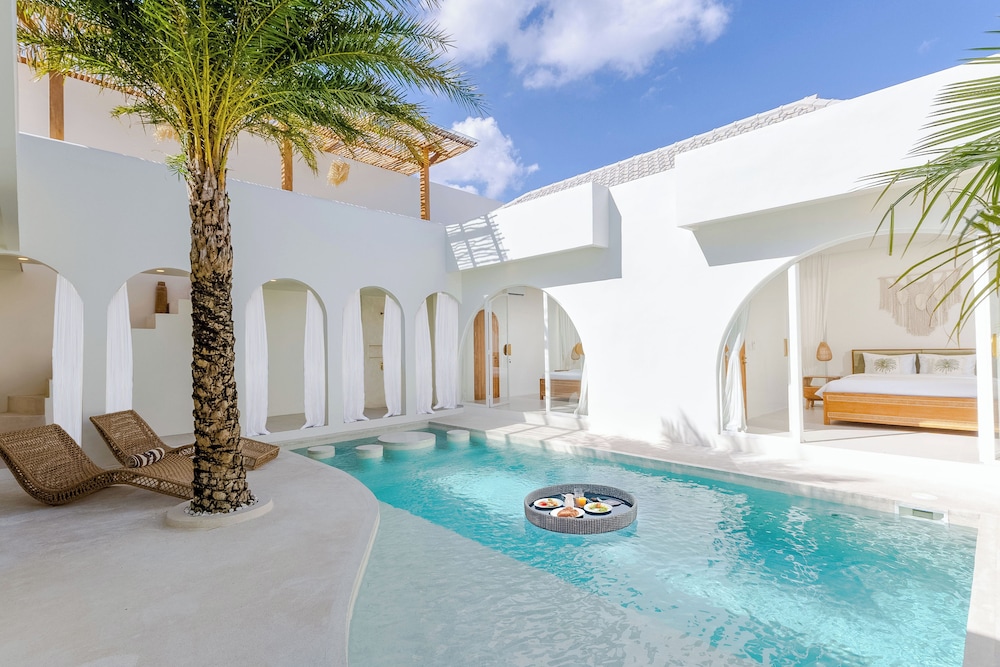 Villa Nokanhui by Pertama Management