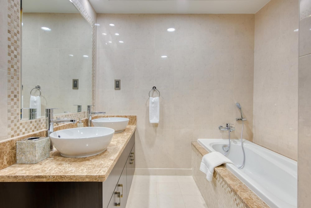 Luxury Palm Apartment With Beach Sea View