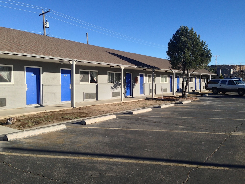 Four Corners Inn