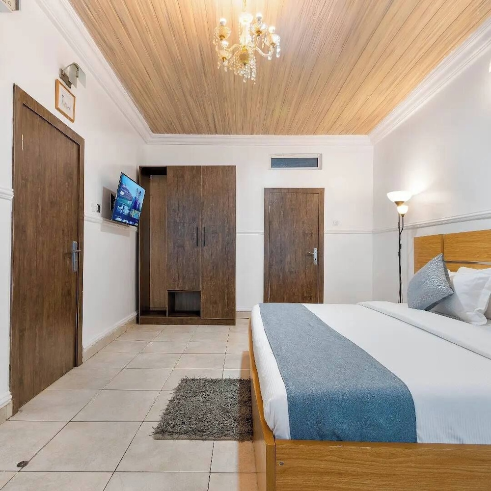 The Breeze Apartment