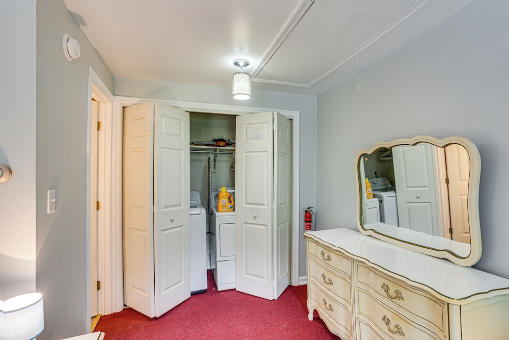 Honey Bee Farm On-site: Susquehanna Valley Apt!