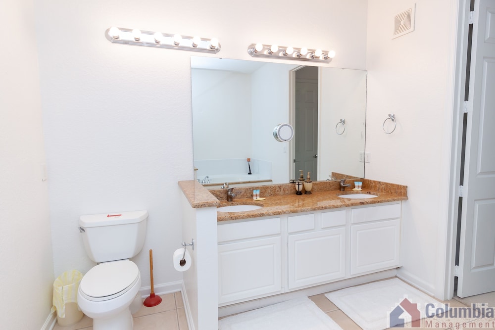 Summerville Vacation Homes by Columbia Management