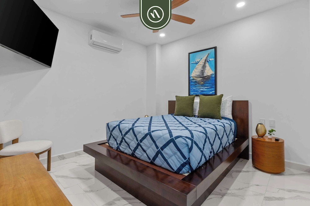 New 1 BR Condo - Rooftop Pool - Oceanview