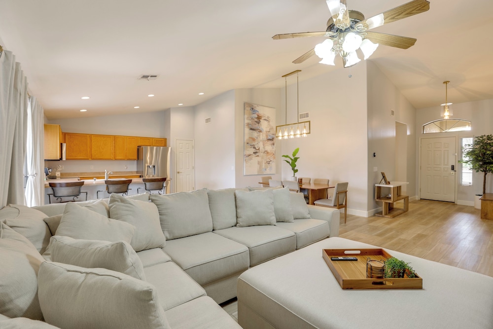 Spacious & Fenced Yard: Relaxing Home in Surprise