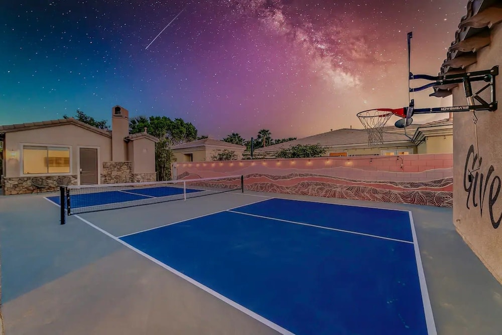 Ohana Whaleslide 7bd Pickleball Game RM GYM