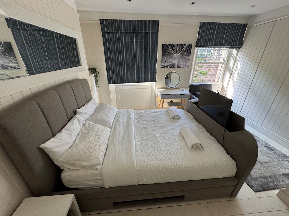 Covent Garden House, 4-bed, Sleeps 10