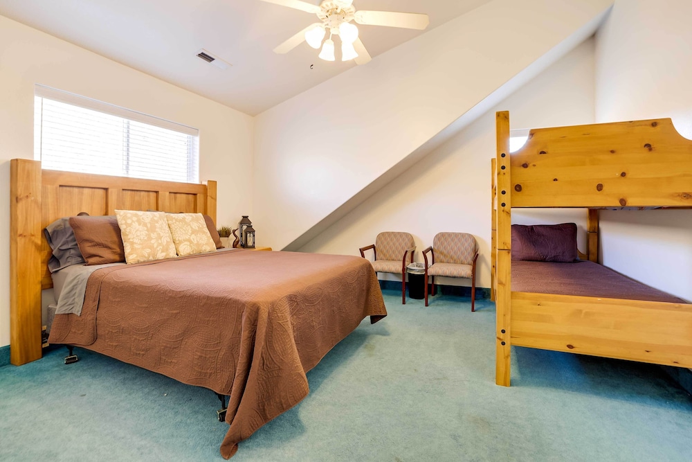 Spacious Hildale House w/ Large Deck! view 5