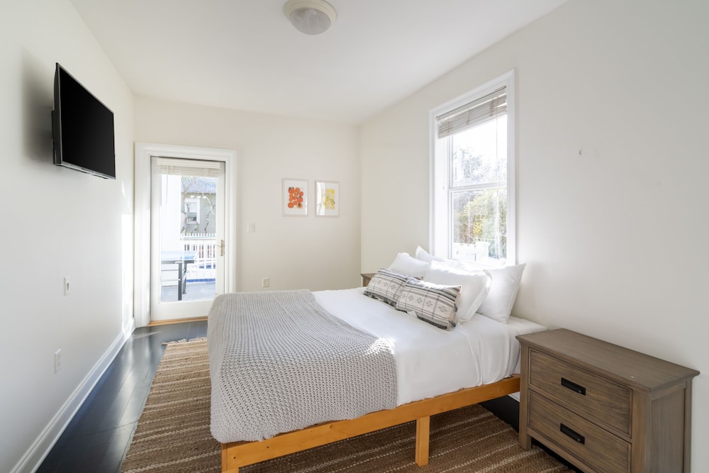 Fin by Avantstay 9 BR Destin Oasis With Pool Spa Walk to Beach