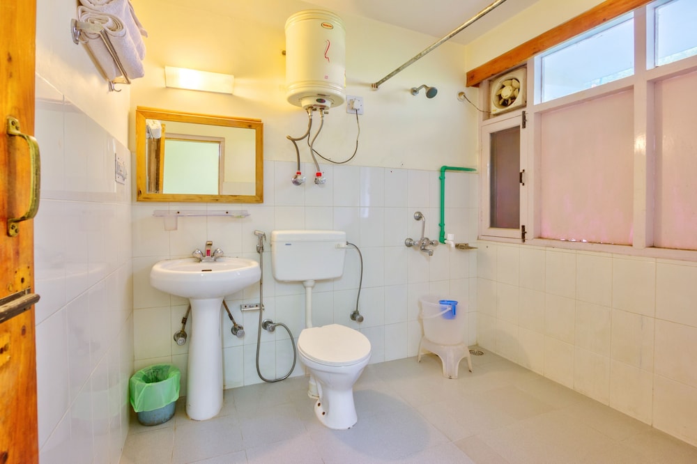 Hotel Monarch Residency Manali