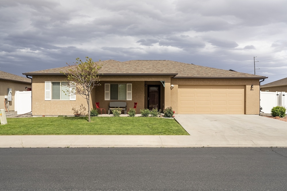 Canyon View Oasis 3 Bedroom Home