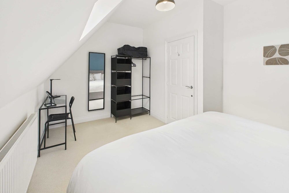 Host Stay Clearwell Gardens