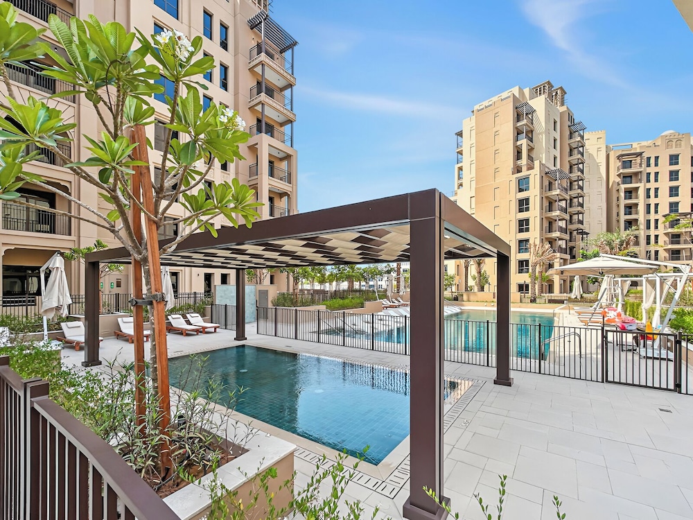 Stylish 1BR with Burj Al Arab View