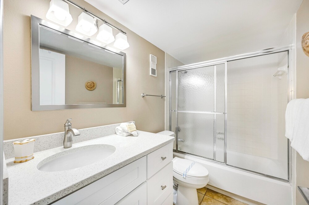 Sunset View & On Beach: Marco Island Condo