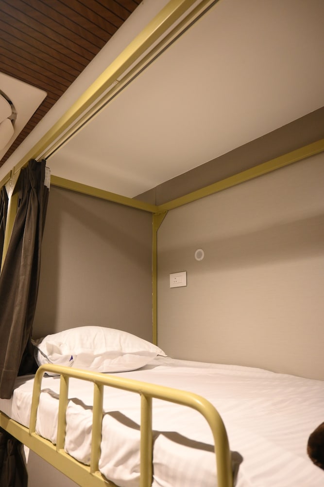 Amara Super Deluxe Dormitory