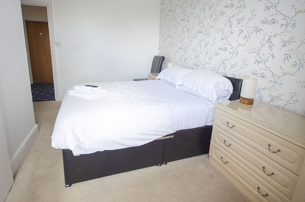Headlands - Room Only Accommodation
