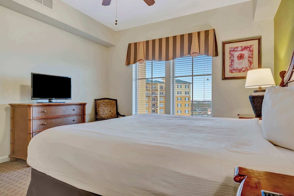 2BR Fireworks View With Pool Spa 5 Minutes to Disney