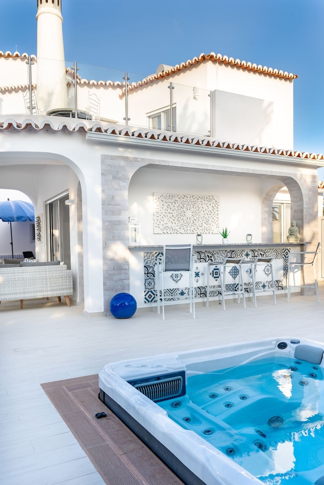 66 ADM Clara Beautifully Renovated Villa