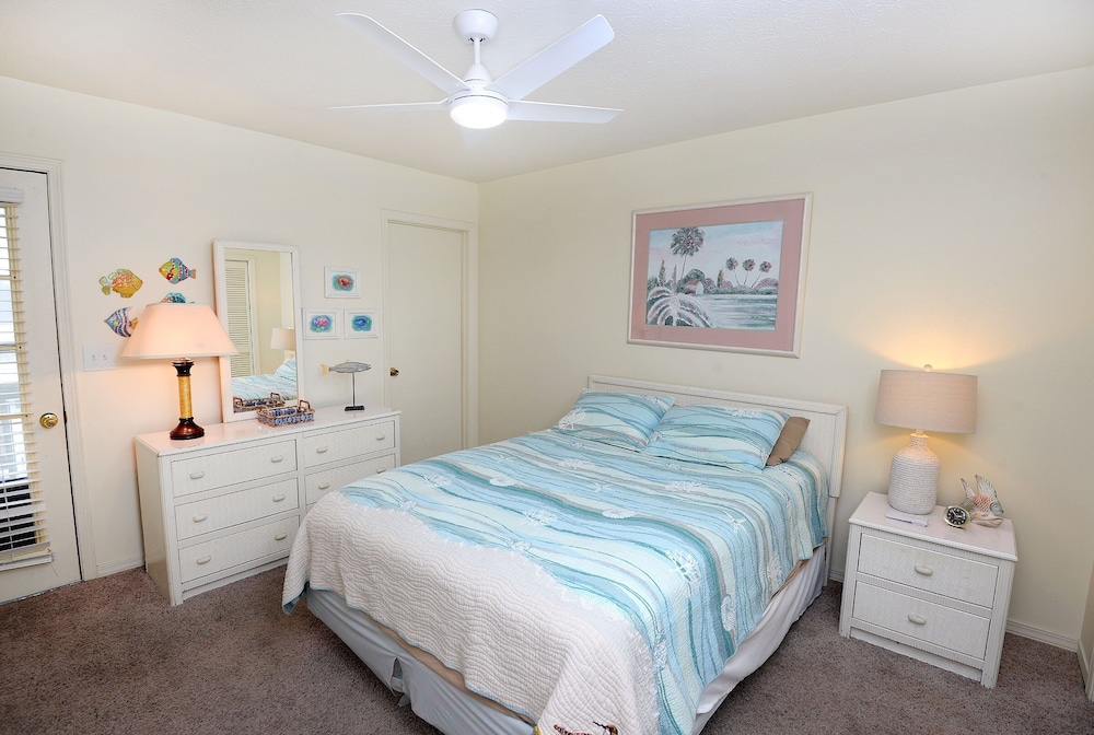 133 West Leslie Lane 2 Bedroom Townhouse