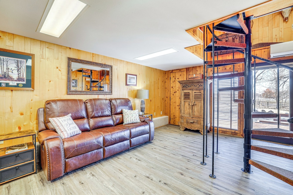 2 Mi to Main Street: Mtn-view Escape in Lander!