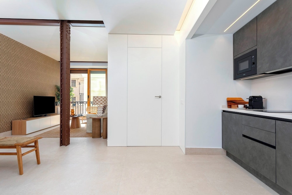 Bright Apartment in Seville. Tomás de Ibarra II