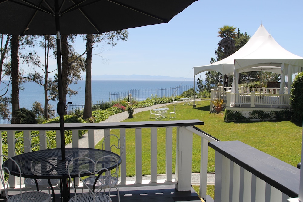 Monarch Cove Inn