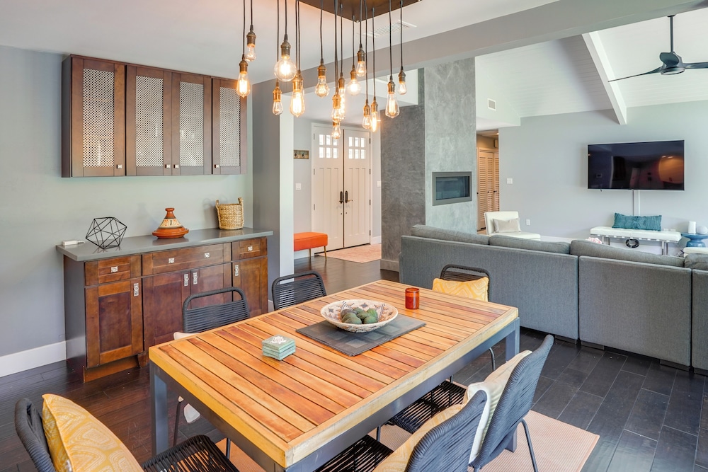 Mid Century Modern Gem w/ Pool in North Tustin