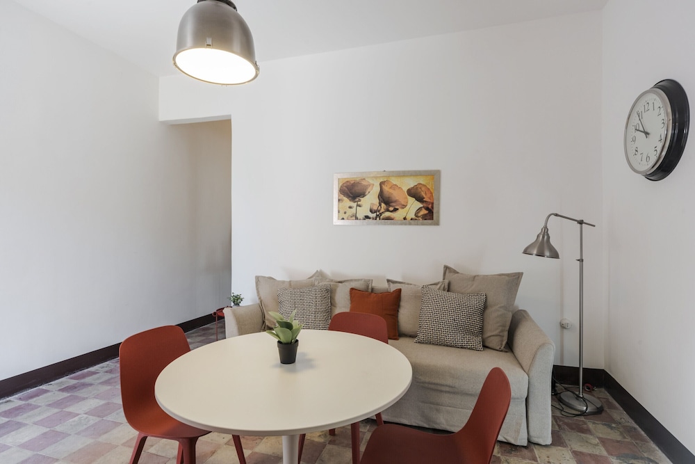Urban Garden Apartment