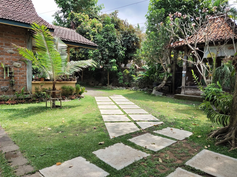Mettaloka Guest House and Art Space