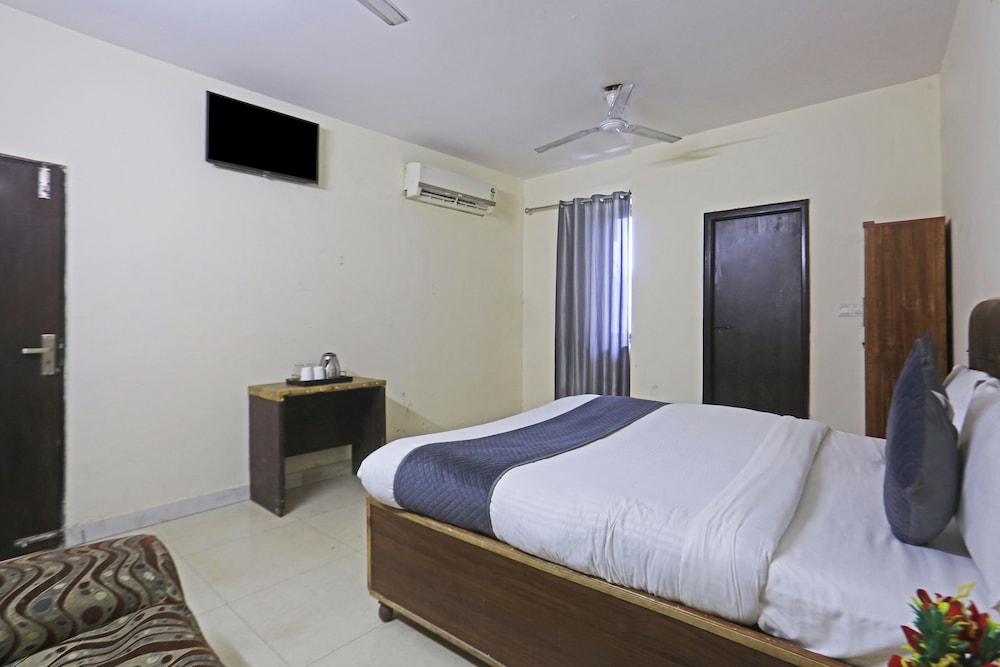 Hotel Raj Palace