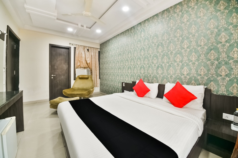 Hotel Flowers Inn