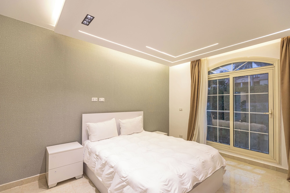 Host Prime Paradise Villa At Rehab City