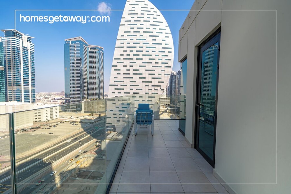 Designer 1BR Apt Fully Equipped
