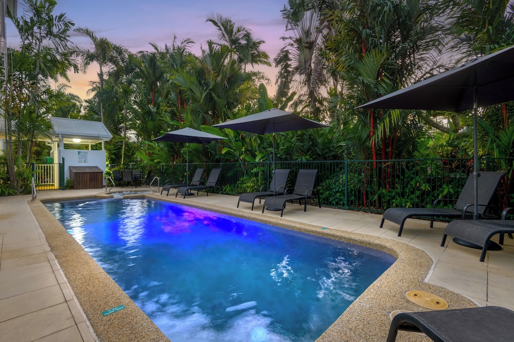 Port Douglas Apartments - Adults Only Oasis - Image 1