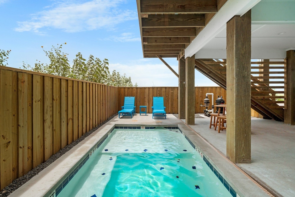 Knot at Work - PRIVATE POOL!