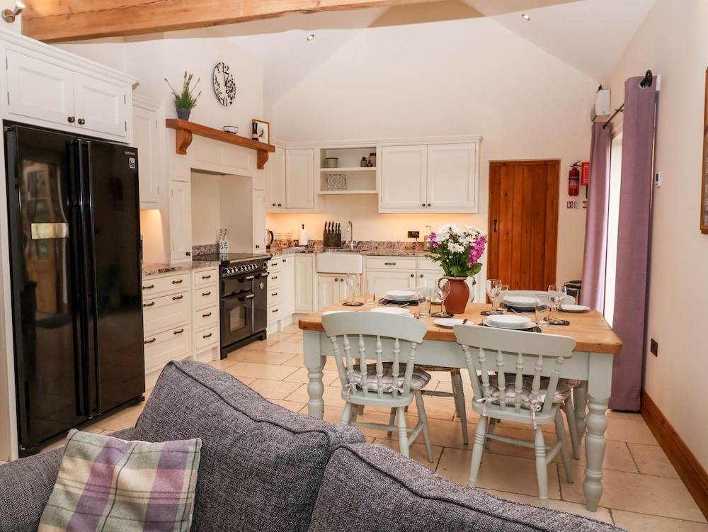 Mistal Cottage